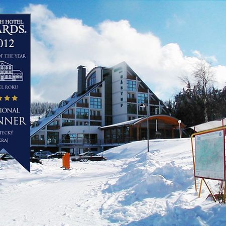 Hotel Nastup Loučná pod Klínovcem Bagian luar foto