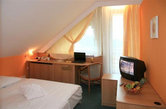 Hotel Nastup Loučná pod Klínovcem Bagian luar foto