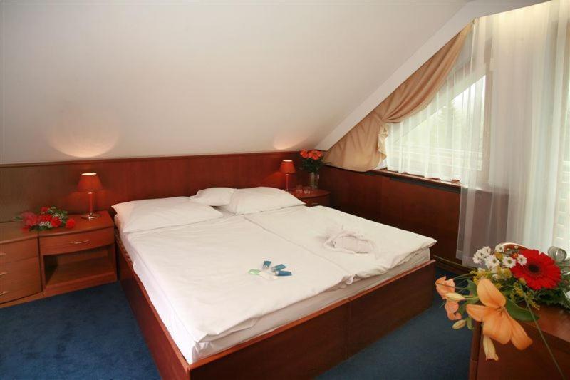 Hotel Nastup Loučná pod Klínovcem Bagian luar foto