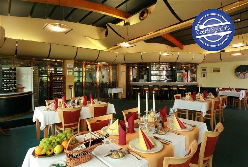 Hotel Nastup Loučná pod Klínovcem Bagian luar foto