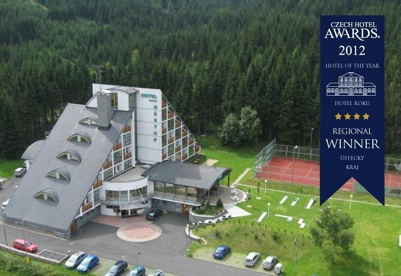 Hotel Nastup Loučná pod Klínovcem Bagian luar foto
